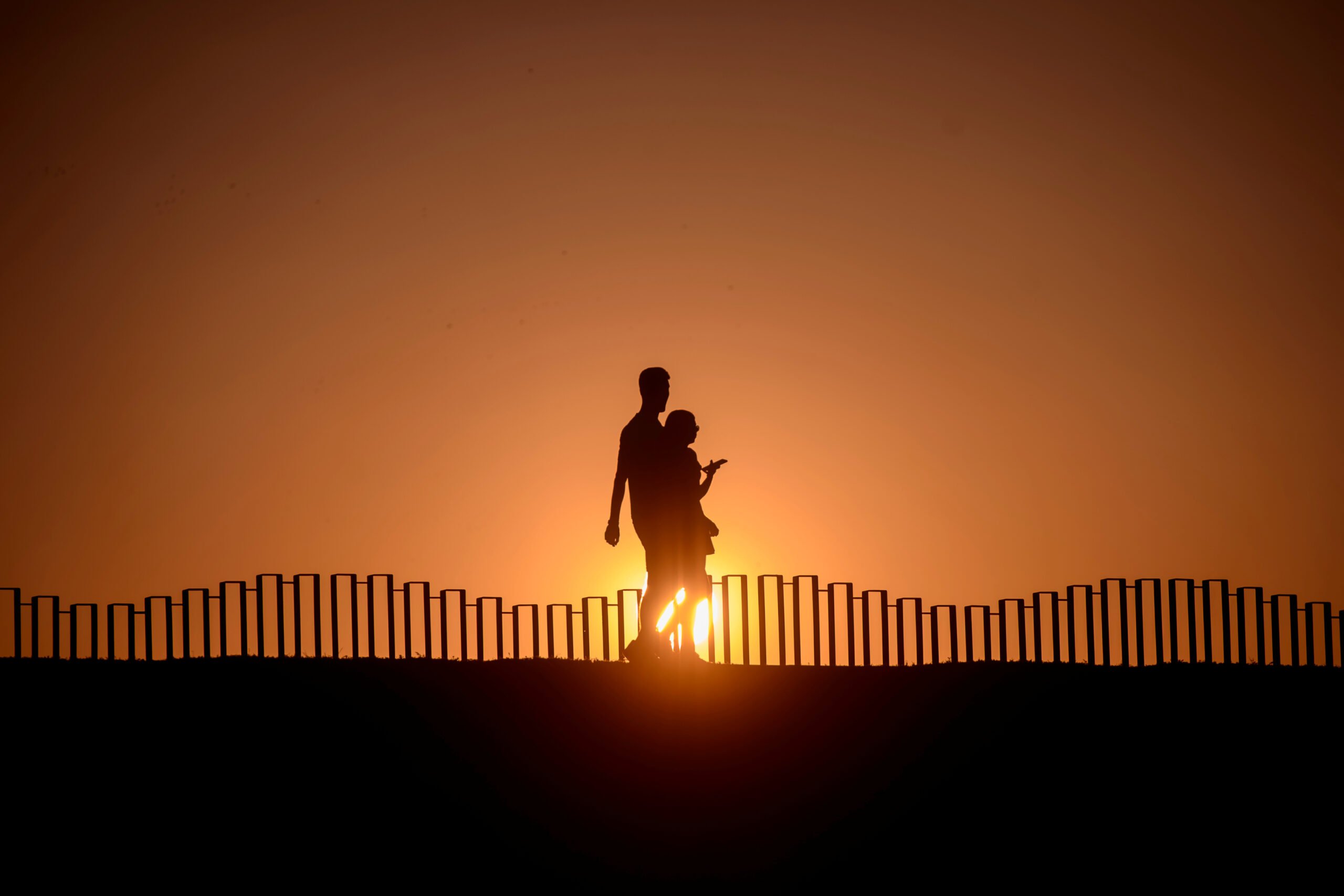 Pământul se încălzește mai repede decât se credea, arată un nou studiu Planeta noastră se confruntă cu o accelerare îngrijorătoare a încălzirii globale, conform unui studiu recent publicat în revista științifică Geophysical Research Letters