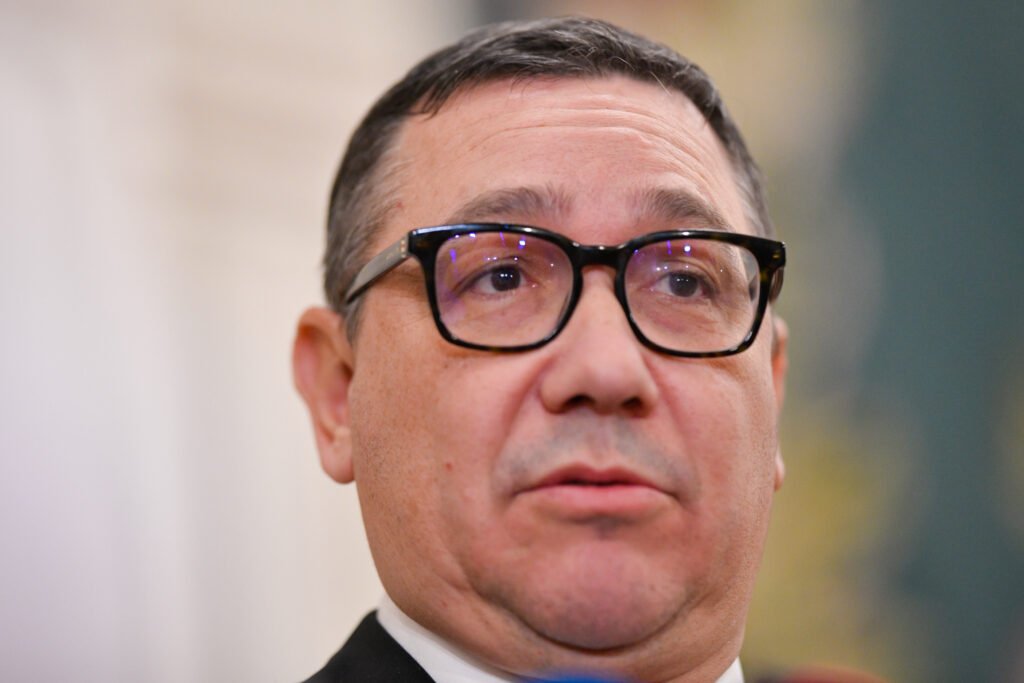 Foto: Alexandru Dobre / Mediafax Ponta rupe tăcerea și acuză intervenții în cazul fiicei sale repatriate din Emirate Victor Ponta a făcut publice detalii despre repatrierea fiicei sale, Irina, din Emiratele Arabe Unite, unde aceasta se afla pentru un eveniment academic