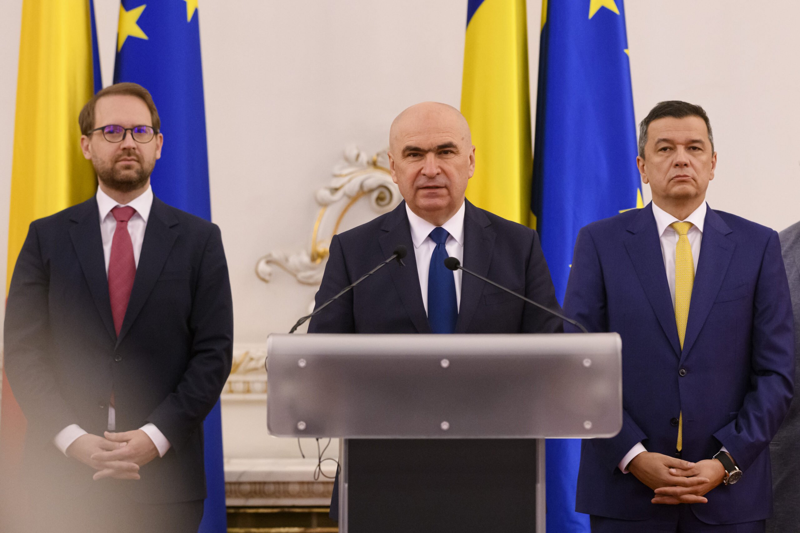 Conflict aprins în coaliția de guvernare pe tema bugetului Tensiuni majore au apărut în cadrul coaliției de guvernare pe fondul discuțiilor privind bugetul pentru anul 2026