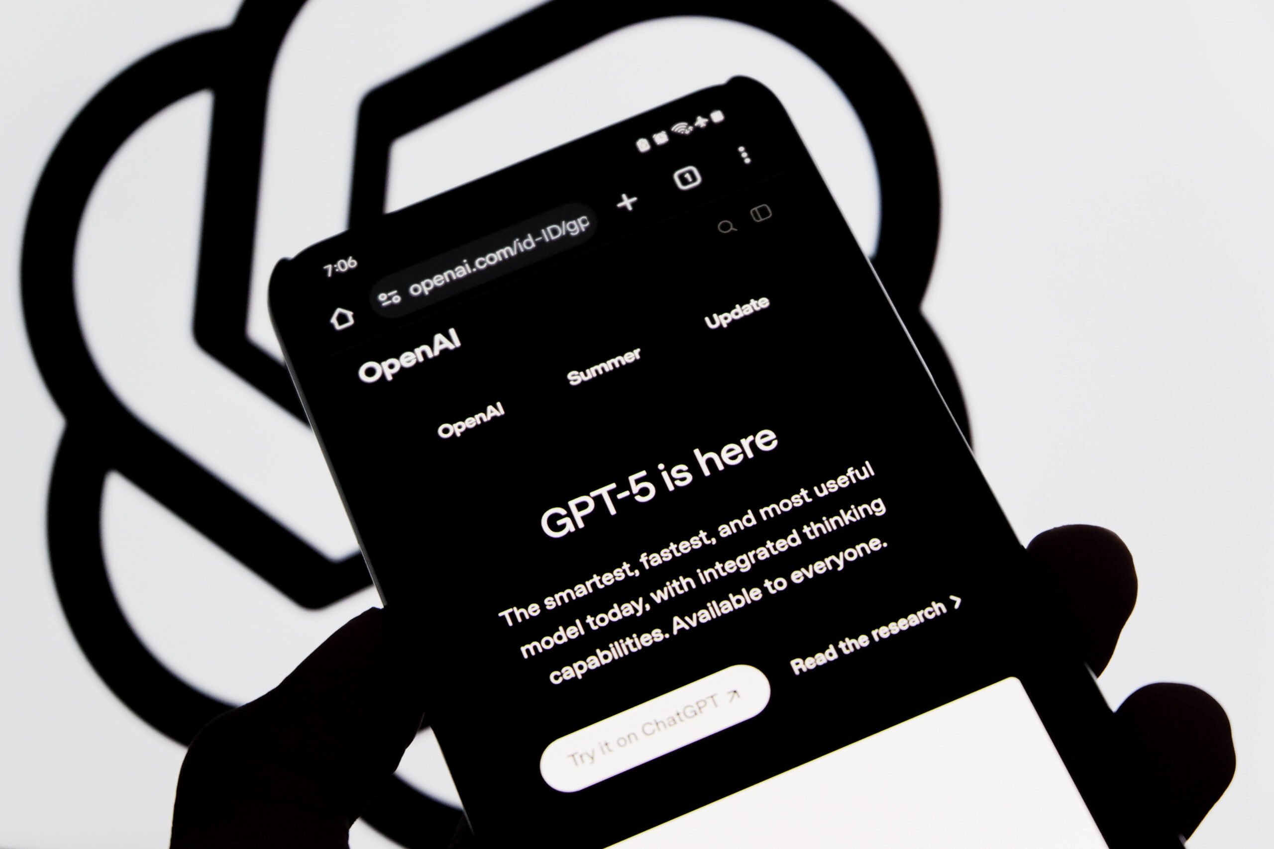 ChatGPT în Medicină: Pericolul diagnosticelor bazate pe inteligența artificială Aproximativ 230 de milioane de persoane folosesc săptămânal ChatGPT pentru a căuta informații despre sănătate, potrivit datelor OpenAI