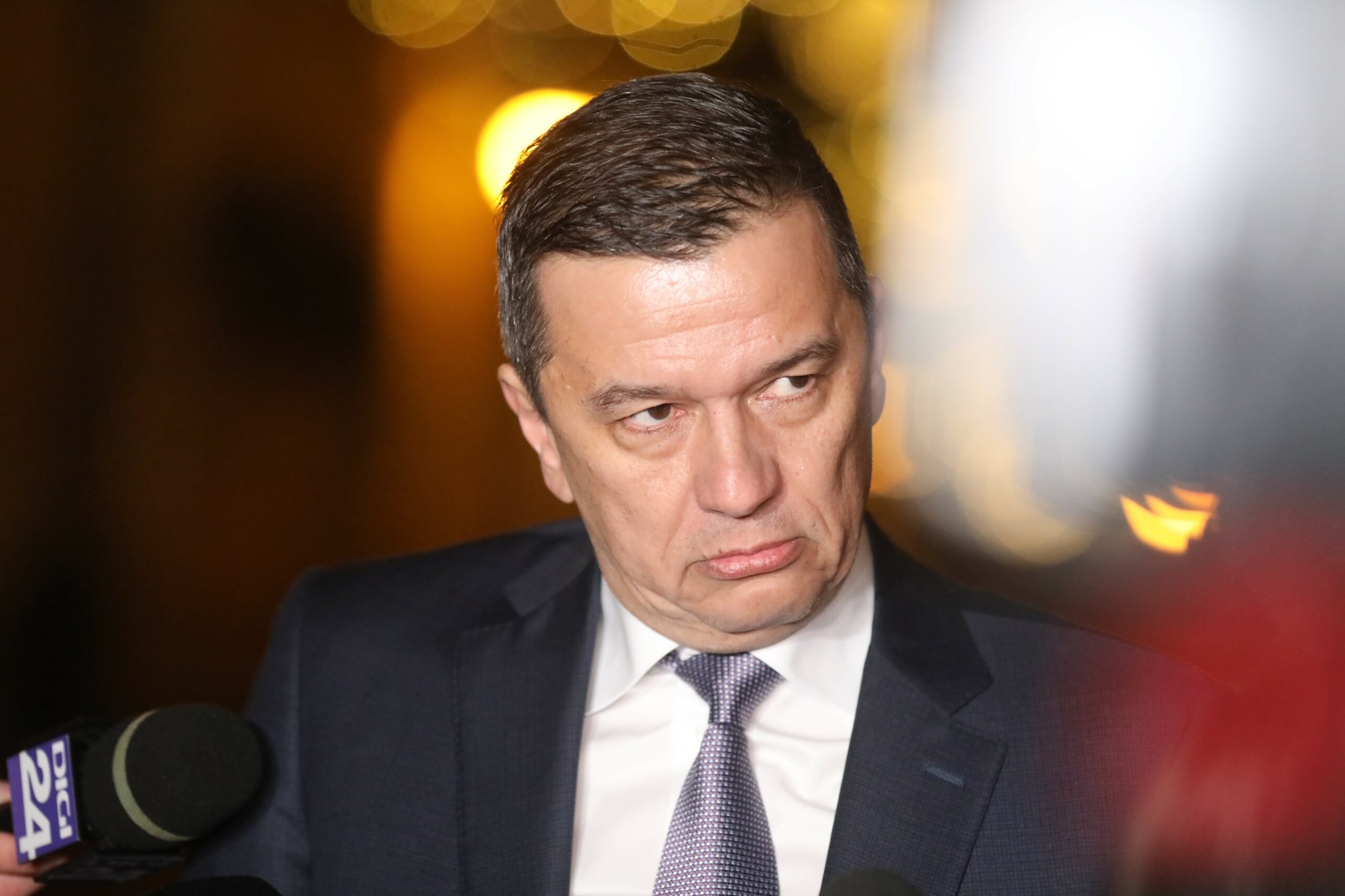 Grindeanu, nemulțumit de proiectul de buget: Pachetul de solidaritate și salariul minim, omise Sorin Grindeanu, președintele PSD, a transmis luni că a primit proiectul de buget pentru anul în curs de la Ministerul Finanțelor și l-a distribuit colegilor din partid