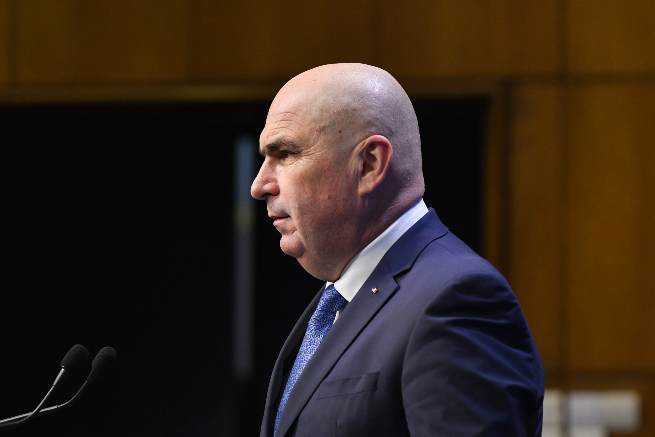 Premierul Ilie Bolojan a discutat cu CEO-ul Schwarz Group despre investiții în România Premierul Ilie Bolojan s-a întâlnit recent cu CEO-ul Schwarz Group, discuțiile având loc în contextul preocupărilor legate de reducerea deficitului comercial prin investiții în România