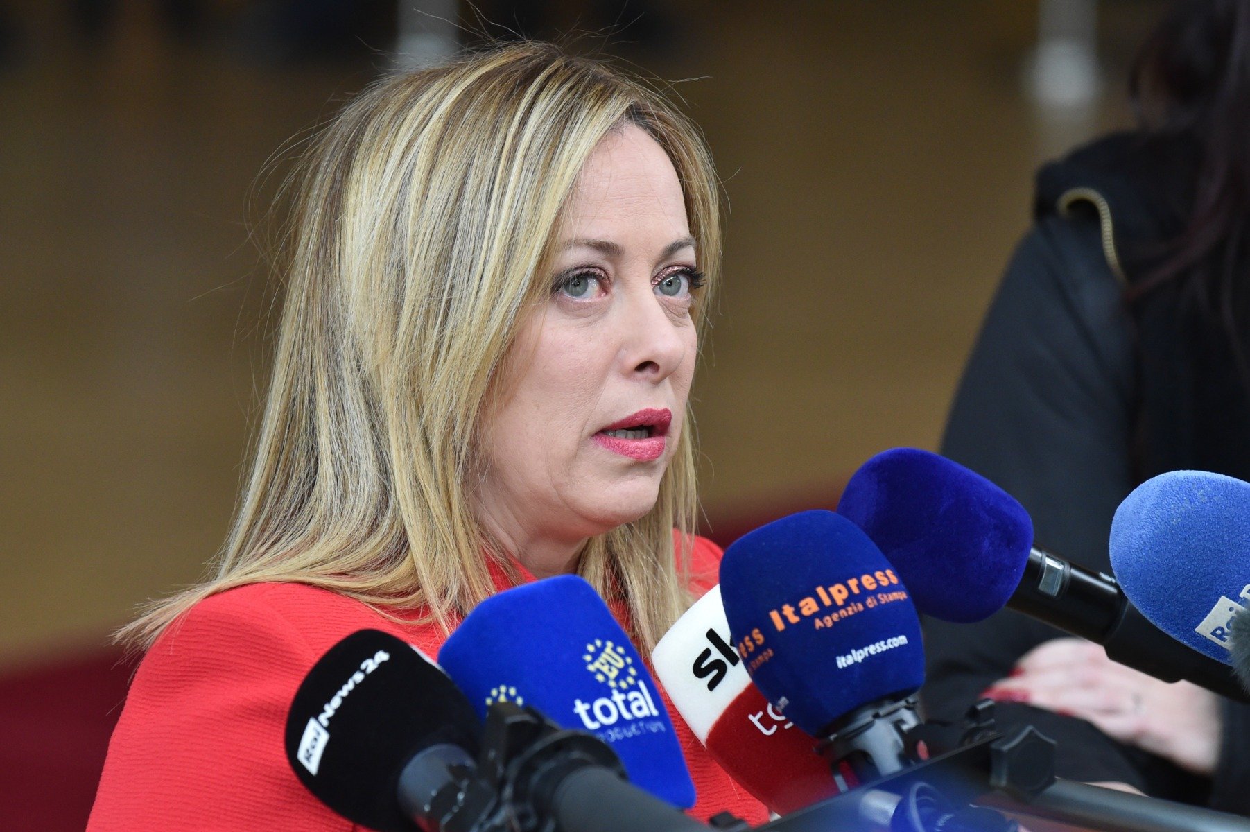 Opoziția italiană cere guvernului să nu implice țara în conflictul cu Iranul Mişcarea Cinci Stele (M5S) şi Partidul Democrat (PD), formațiunile de opoziție din Italia, au solicitat miercuri guvernului condus de Giorgia Meloni să nu permită Statelor Unite să utilizeze bazele militare italiene pentru operațiunile împotriva Iranului
