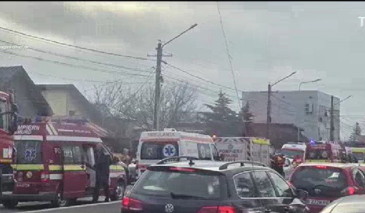 Accident cu microbuz de elevi în Dâmbovița: Plan roșu de intervenție activat Tărtășești, Dâmbovița – Un accident rutier grav a avut loc în această dimineață în localitatea Tărtășești, județul Dâmbovița