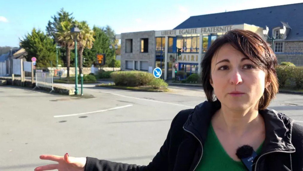 O româncă se implică în alegerile locale din Franța Adina Crișan-Revol, specialistă în comunicare și științe politice, cu o experiență de peste 15 ani la Comisia Europeană, candidează la alegerile locale din Franța