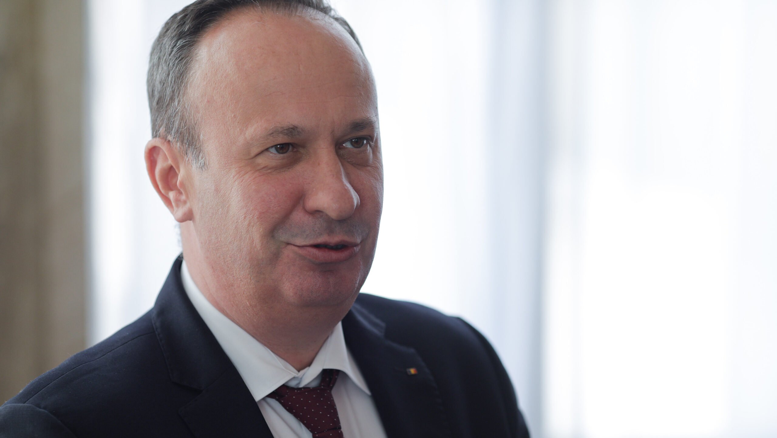 Adrian Câciu, fost ministru al Finanțelor, critică dur scumpirea carburanților și cere intervenția autorităților Adrian Câciu, fost ministru al Finanțelor, a tras un semnal de alarmă cu privire la creșterea prețurilor la carburanți și a solicitat o reacție promptă din partea instituțiilor statului