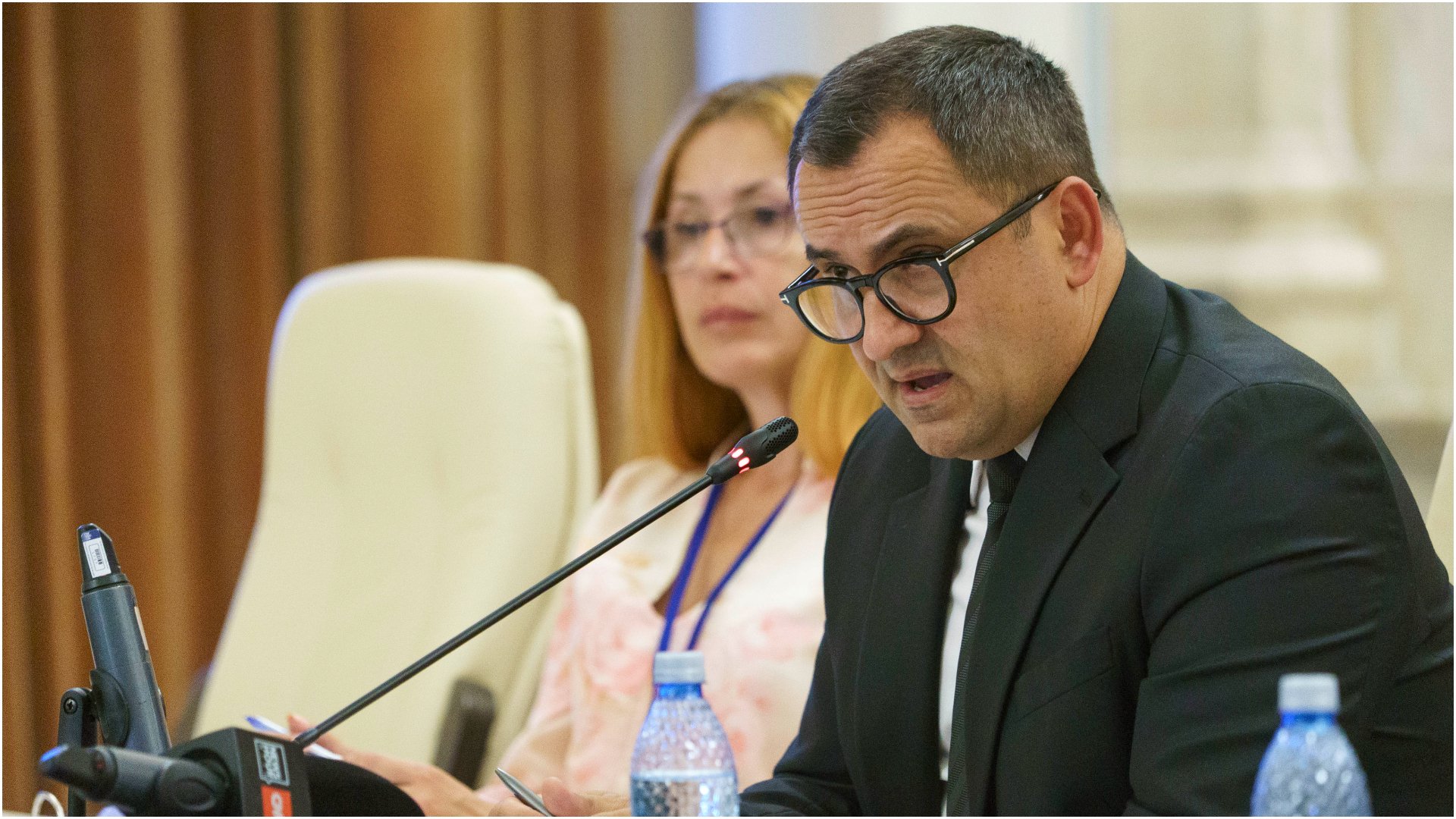 ANAF anunță succesul controalelor la saloanele de nunți și extinderea verificărilor la proprietarii de mașini de lux Agenția Națională de Administrare Fiscală (ANAF) a raportat o creștere semnificativă a conformării voluntare în rândul proprietarilor de saloane de nunți, în urma controalelor demarate în toamna acestui an