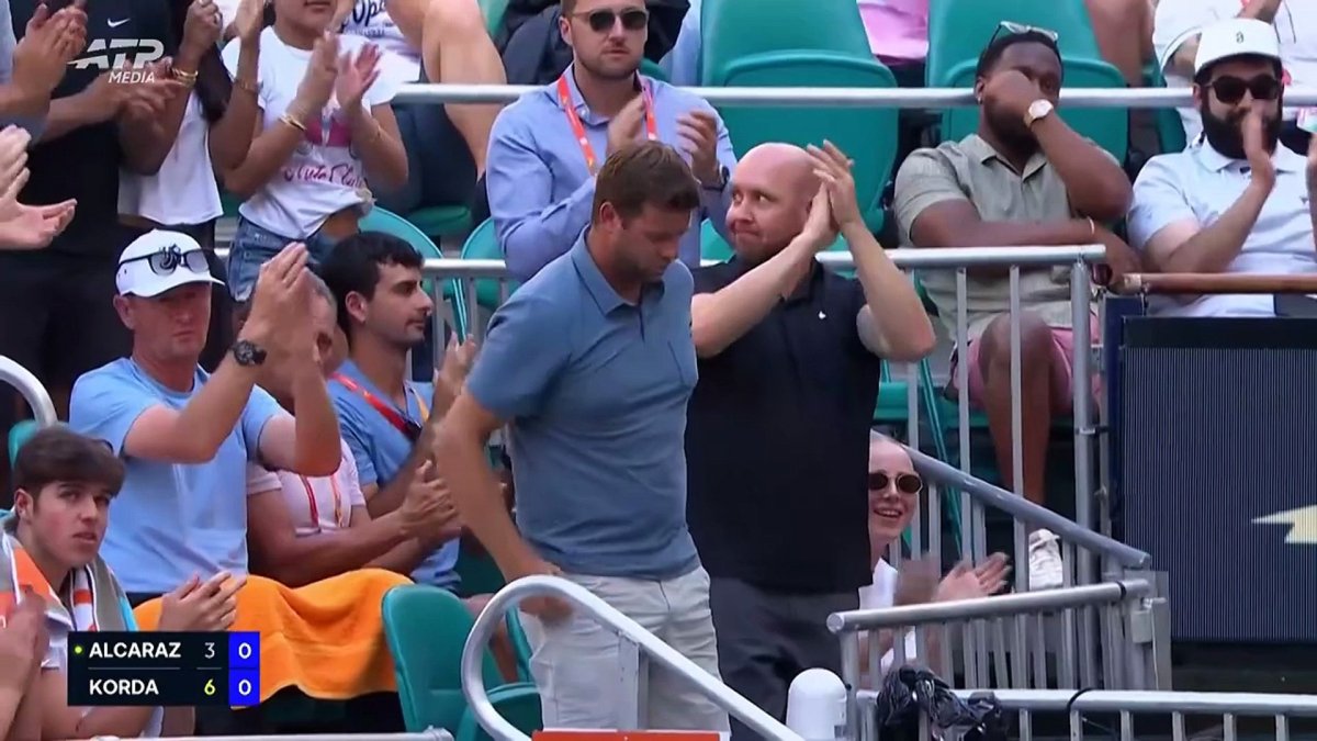 Alcaraz, eliminat surprinzător la Miami Open de Korda Carlos Alcaraz, actualul număr unu mondial, a suferit o înfrângere neașteptată în cadrul Miami Open, fiind eliminat de americanul Sebastian Korda