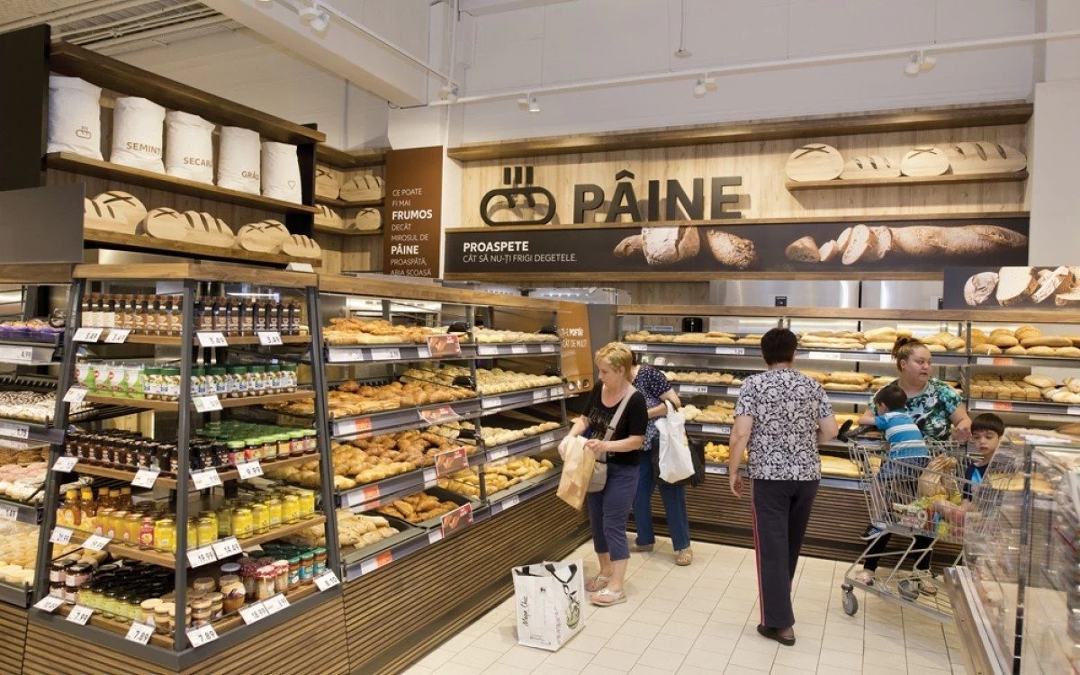 Alertă alimentară: Pâine retrasă de pe piață după descoperirea unui corp străin Compania Vel Pitar România a inițiat o retragere voluntară a unor loturi de pâine, ca măsură de precauție după ce un consumator a semnalat prezența unui corp străin într-un produs