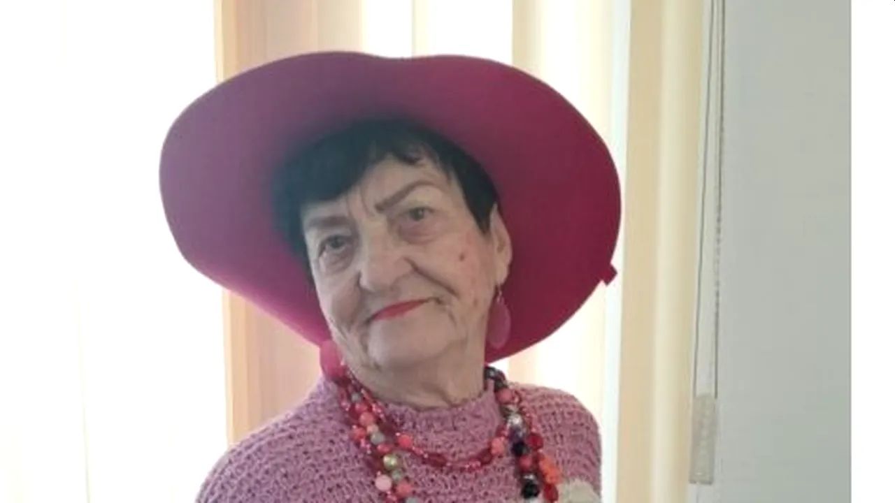 Amalia-Susana Tușa, la 90 de ani, sfidează vârsta și barierele, fiind studentă în anul trei la Facultatea de Teologie Ortodoxă din Cluj-Napoca