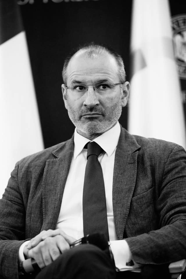 MAE organizează un zbor charter pentru românii din Qatar Ministerul Afacerilor Externe (MAE) pregătește un zbor charter pe ruta Riad – București pentru a repatria un grup de cetățeni români aflați în Qatar, afectați de recentul conflict din Orientul Mijlociu