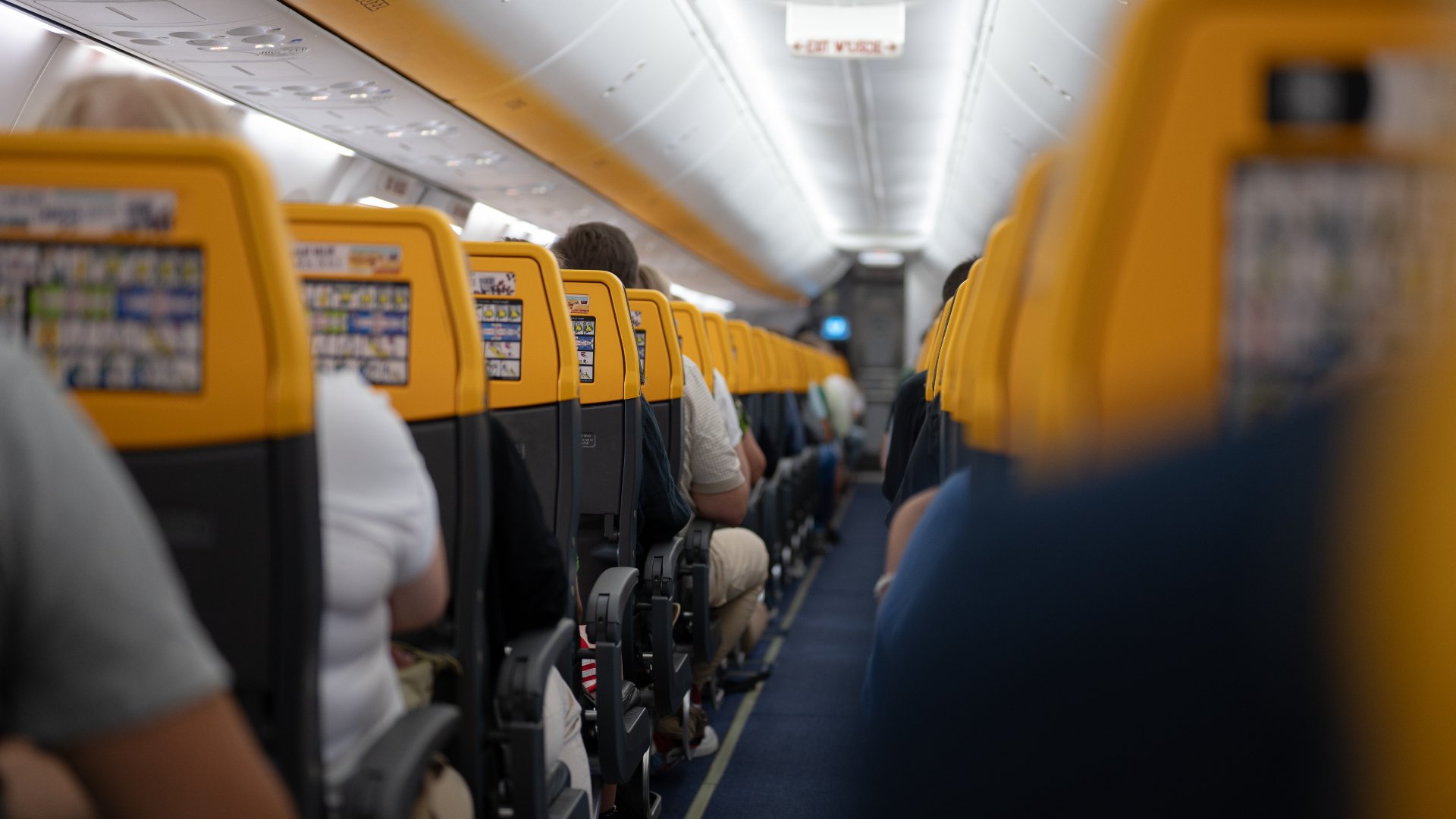 Primul zbor de repatriere a românilor din Orientul Mijlociu, finanțat de stat, a aterizat astăzi pe Aeroportul Otopeni
