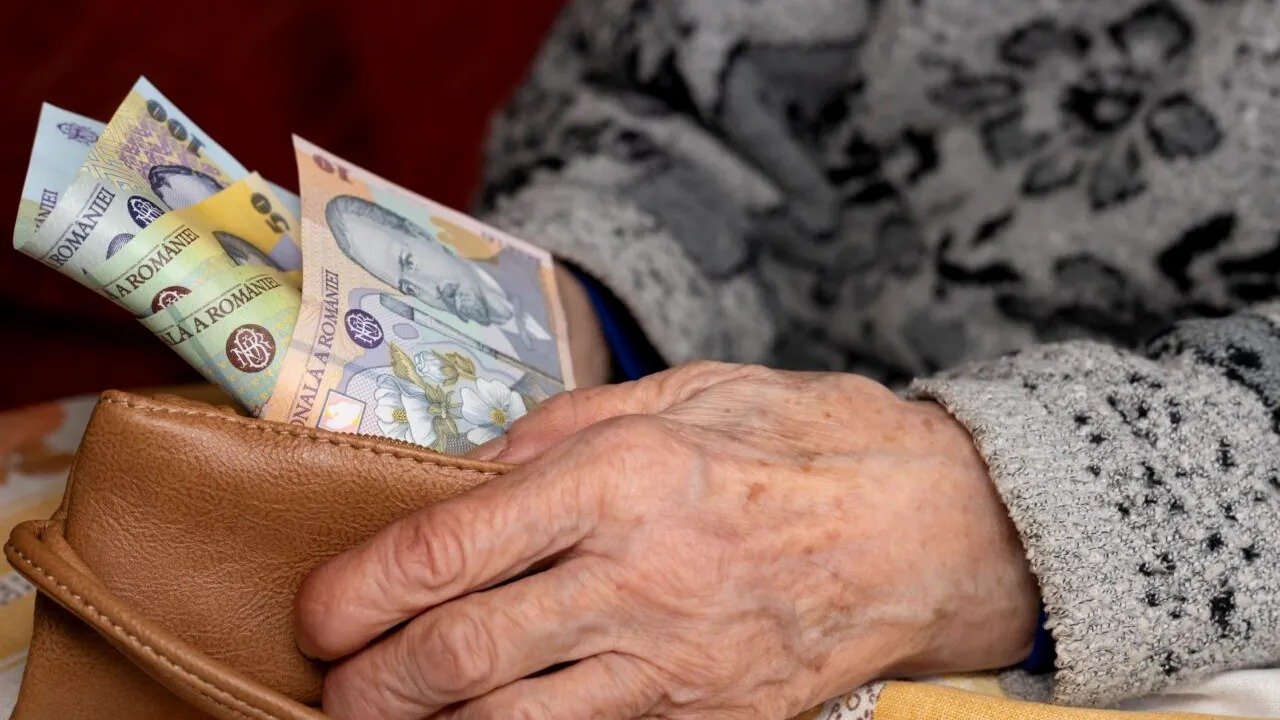 Cât costă vechimea în 2026: Noua formulă schimba radical calculul