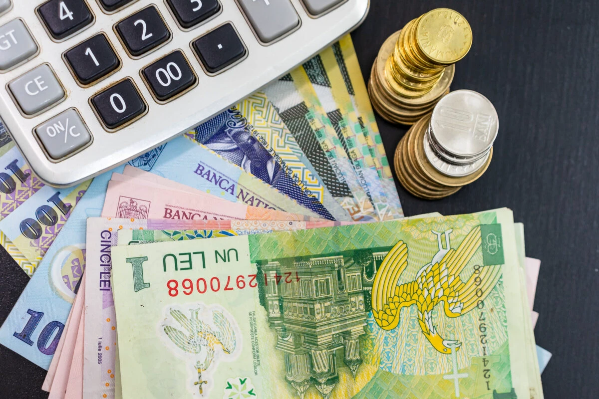 Cât costă creditul de 5000 lei dacă plătești minimul lunar?