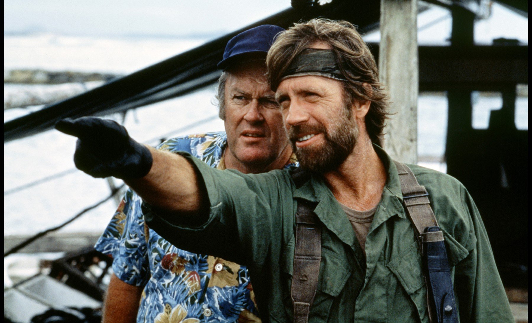 Cum au cucerit internetul glumele „chuck norris facts”