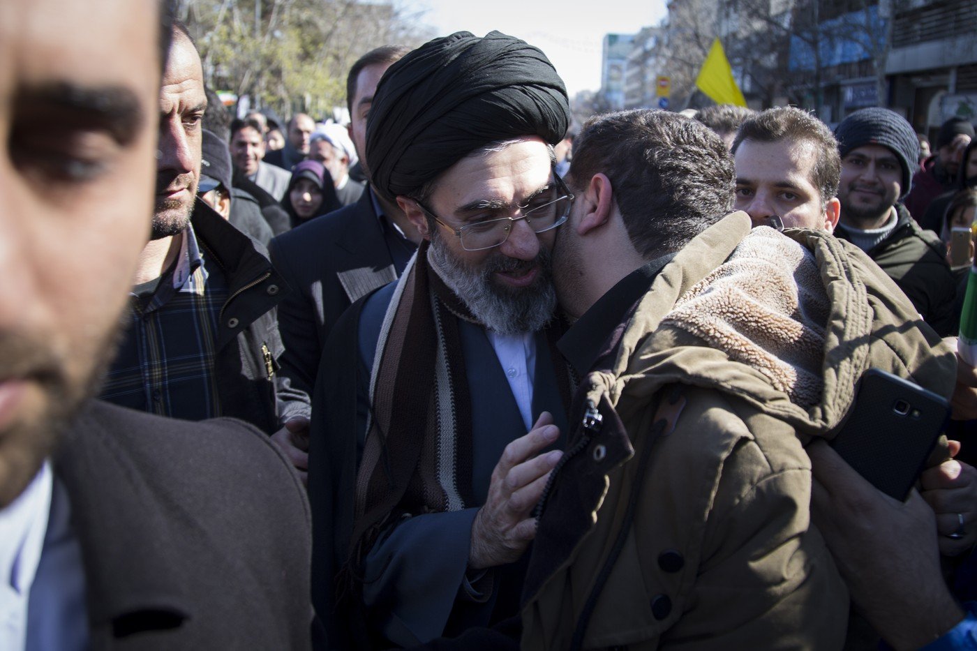 Mojtaba Khamenei, fiul liderului suprem ucis, ar fi fost ales noul lider suprem al Iranului Potrivit informațiilor publicate de publicația de opoziție Iran International, Mojtaba Khamenei, fiul lui Ali Khamenei, a fost ales noul lider suprem al Iranului marți seară