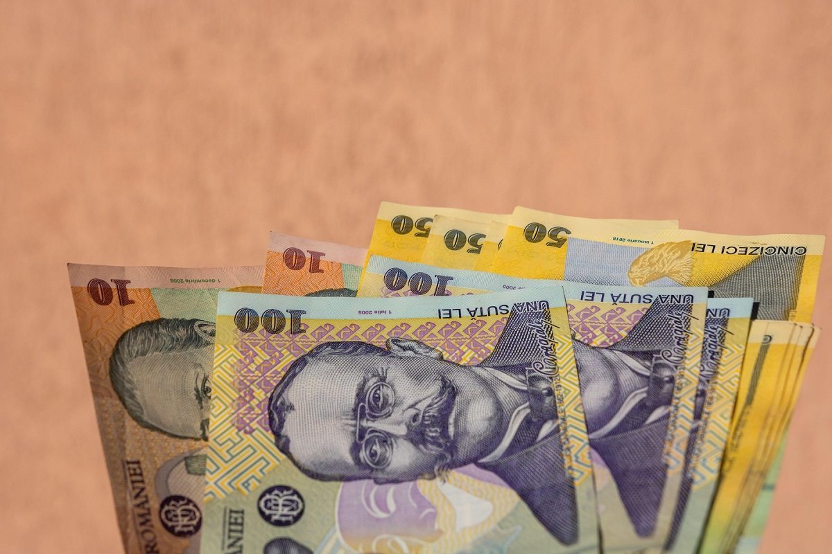 Guvernul pregătește ajutoare financiare pentru pensionari și alte categorii vulnerabile Guvernul intenționează să implementeze o serie de măsuri de sprijin social, vizând în special pensionarii și persoanele cu venituri mici