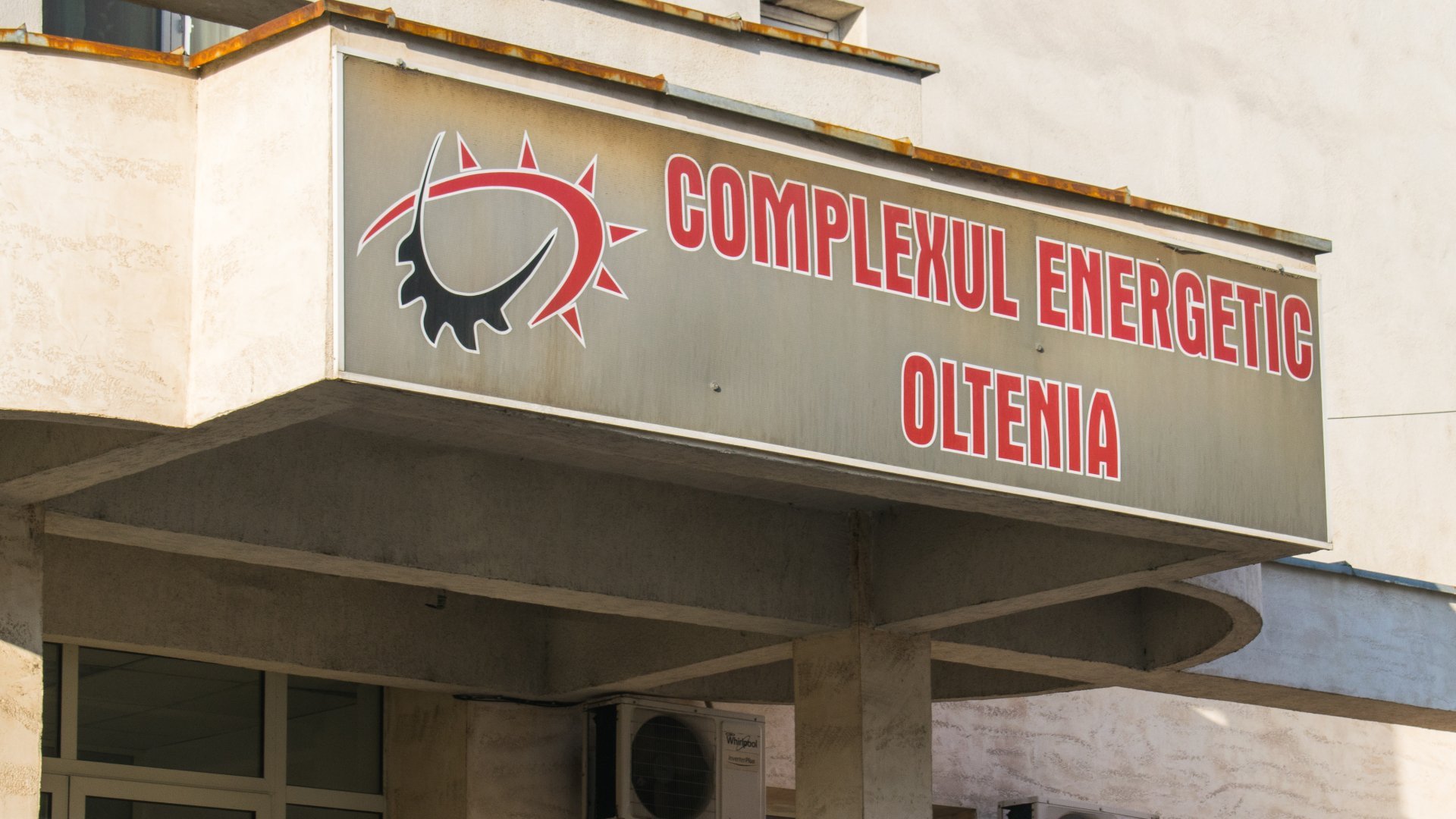 Negocieri eșuate la Complexul Energetic Oltenia: Aproximativ 2.000 de angajați riscă să-și piardă locurile de muncă Negocierile dintre conducerea Complexului Energetic Oltenia (CEO) și reprezentanții sindicaliștilor au eșuat, agravând criza din sectorul energetic gorjean