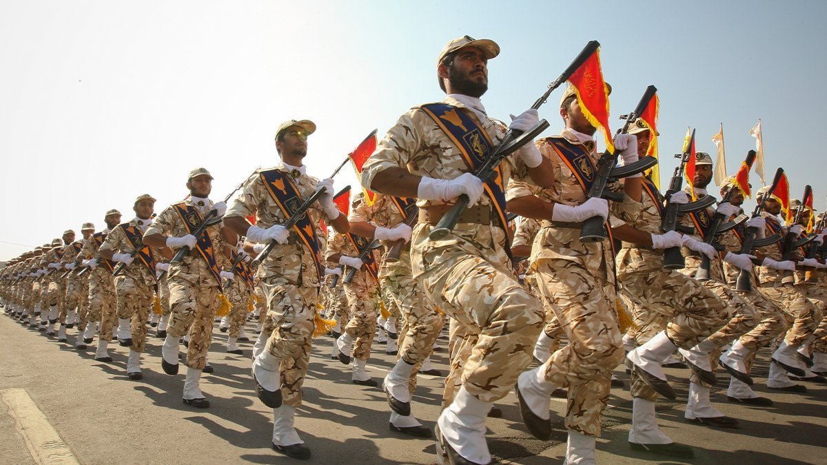 Moscova: Scopul real al conflictului SUA-Iran este schimbarea de paradigmă ideologică, nu eliminarea liderilor Războiul dintre Statele Unite și Iran ar viza, în opinia publicației ruse Pravda, nu doar înlăturarea unor figuri politice cheie, ci distrugerea ideologiei anti-americane și anti-israeliene