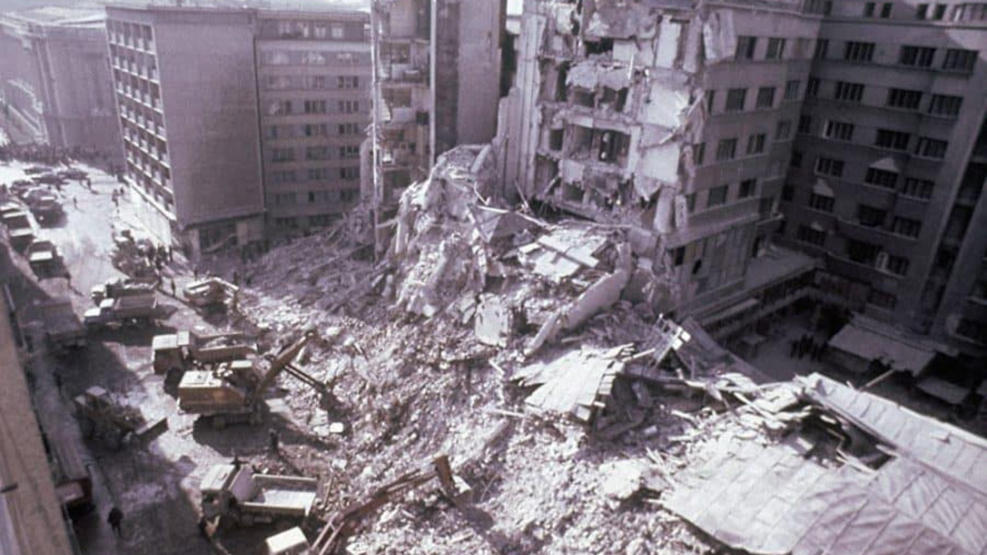 Arad: Martori oculari povestesc despre cutremurul din 1977, „cu blocul spre stradă”