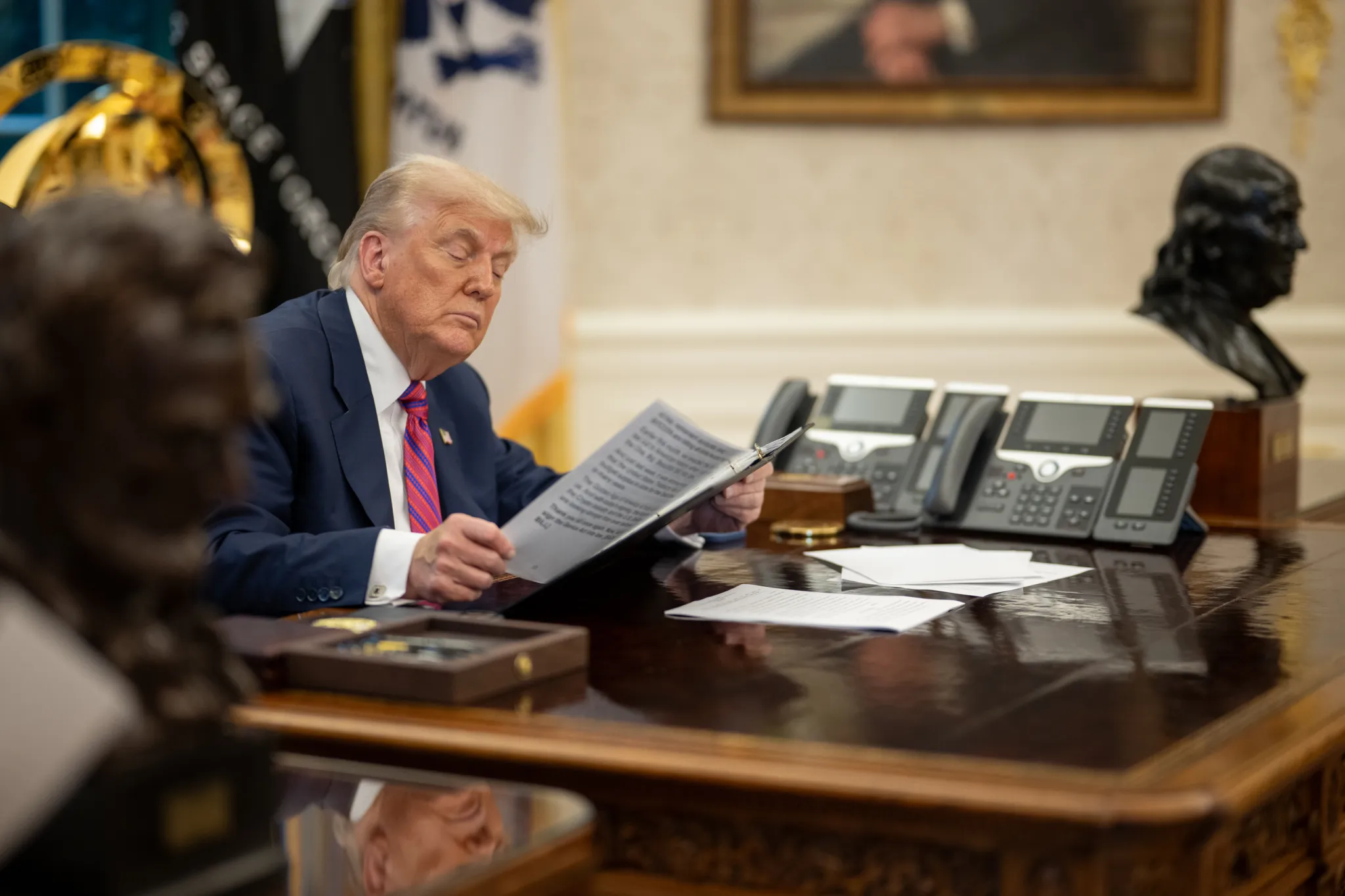 Trump neagă acuzațiile privind rolul Israelului în potențialul război cu Iranul Fostul președinte american Donald Trump a negat categoric că Israelul ar fi exercitat presiuni asupra Statelor Unite pentru a declanșa un conflict militar cu Iranul