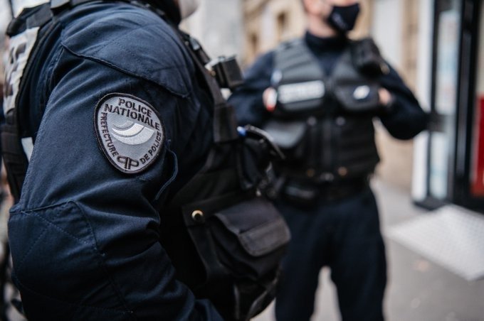 Zece suspecți, arestați în Franța într-un dosar de crimă legată de traficul de droguri Poliția franceză a efectuat o serie de arestări în sudul țării, reținând zece persoane suspectate de implicare într-o crimă cu substrat în traficul de droguri
