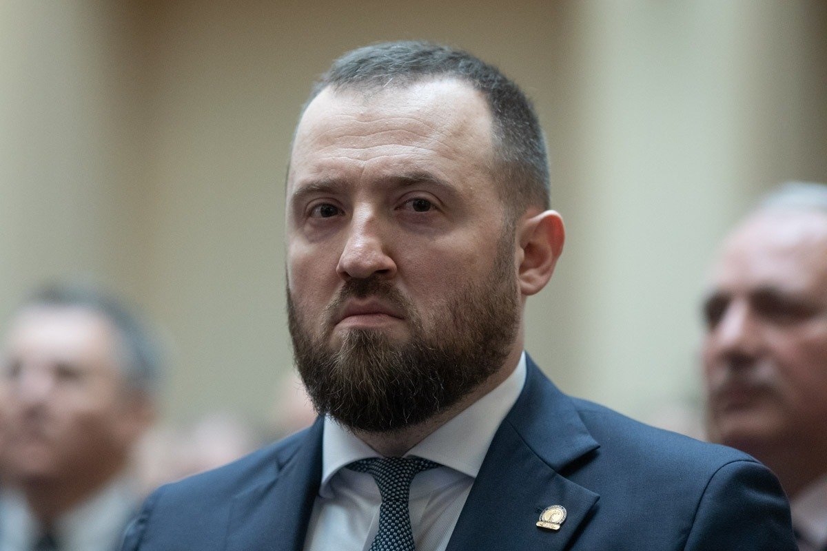 Marius Voineag, actualul șef al DNA, nu a reușit să obțină un vot favorabil pentru funcția de adjunct al procurorului general Secția pentru procurori a Consiliului Superior al Magistraturii (CSM) a amânat, joi, decizia privind candidatura procurorului șef al Direcției Naționale Anticorupție (DNA), Marius Voineag, pentru funcția de adjunct al procurorului general al României