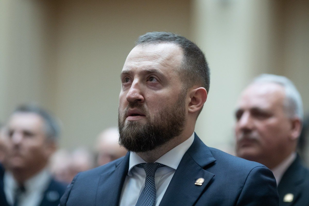 Mandatul lui Marius Voineag la șefia DNA expiră luna viitoare; CSM se confruntă cu blocaj în avizarea unor numiri importante Mandatul lui Marius Voineag în funcția de procuror-șef al Direcției Naționale Anticorupție (DNA) se apropie de final, expirând pe 31 martie