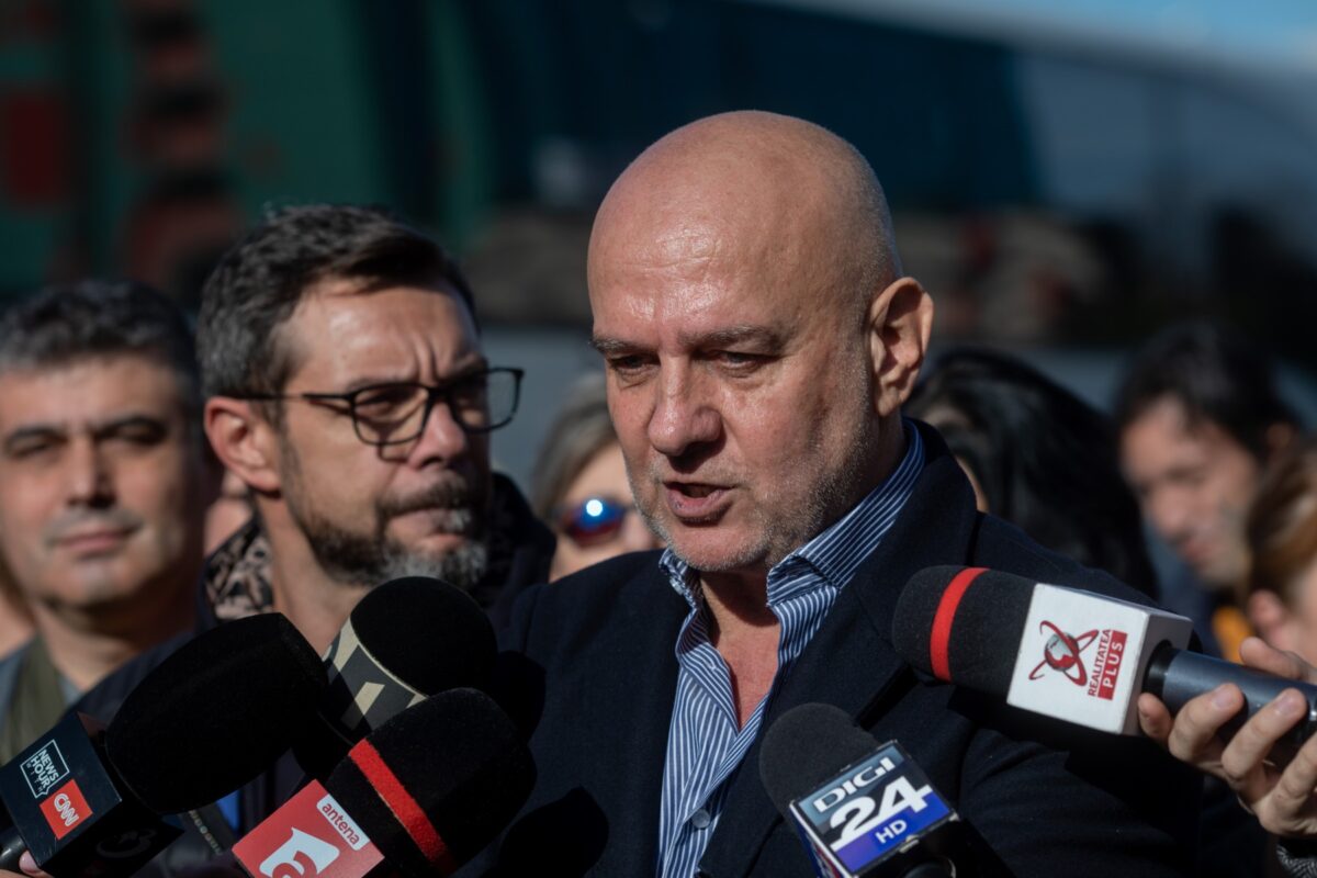 Grindeanu atacă guvernul și se aliază cu sindicatele Sorin Grindeanu, președintele Partidului Social Democrat (PSD), a lansat un nou atac la adresa premierului Ilie Bolojan, marcând o escaladare a tensiunilor existente între cele două formațiuni politice