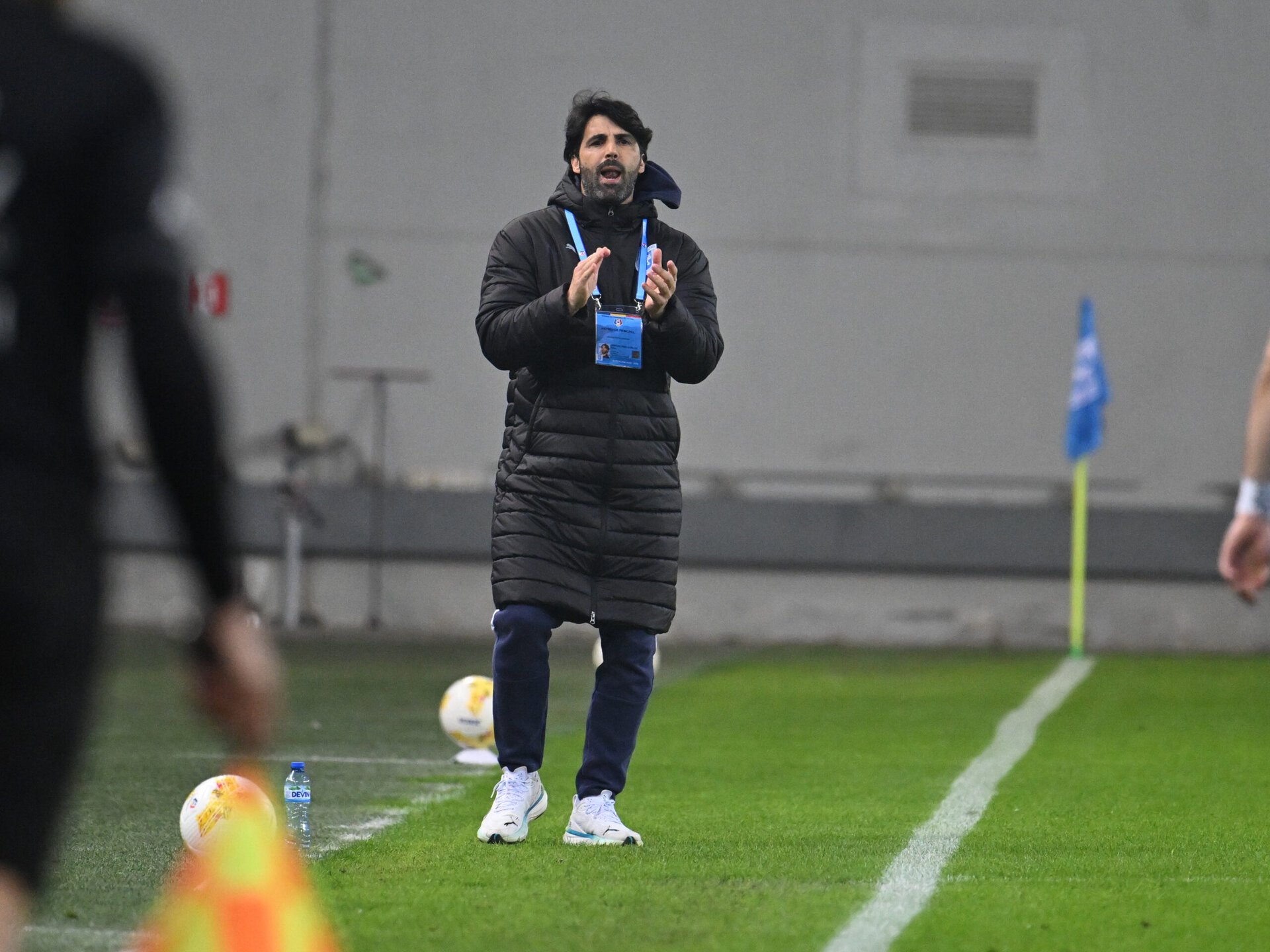 Reacția lui Coelho după victoria Craiovei cu CFR Cluj în Cupa României Universitatea Craiova a învins pe CFR Cluj cu scorul de 3-1, după prelungiri, în sferturile de finală ale Cupei României