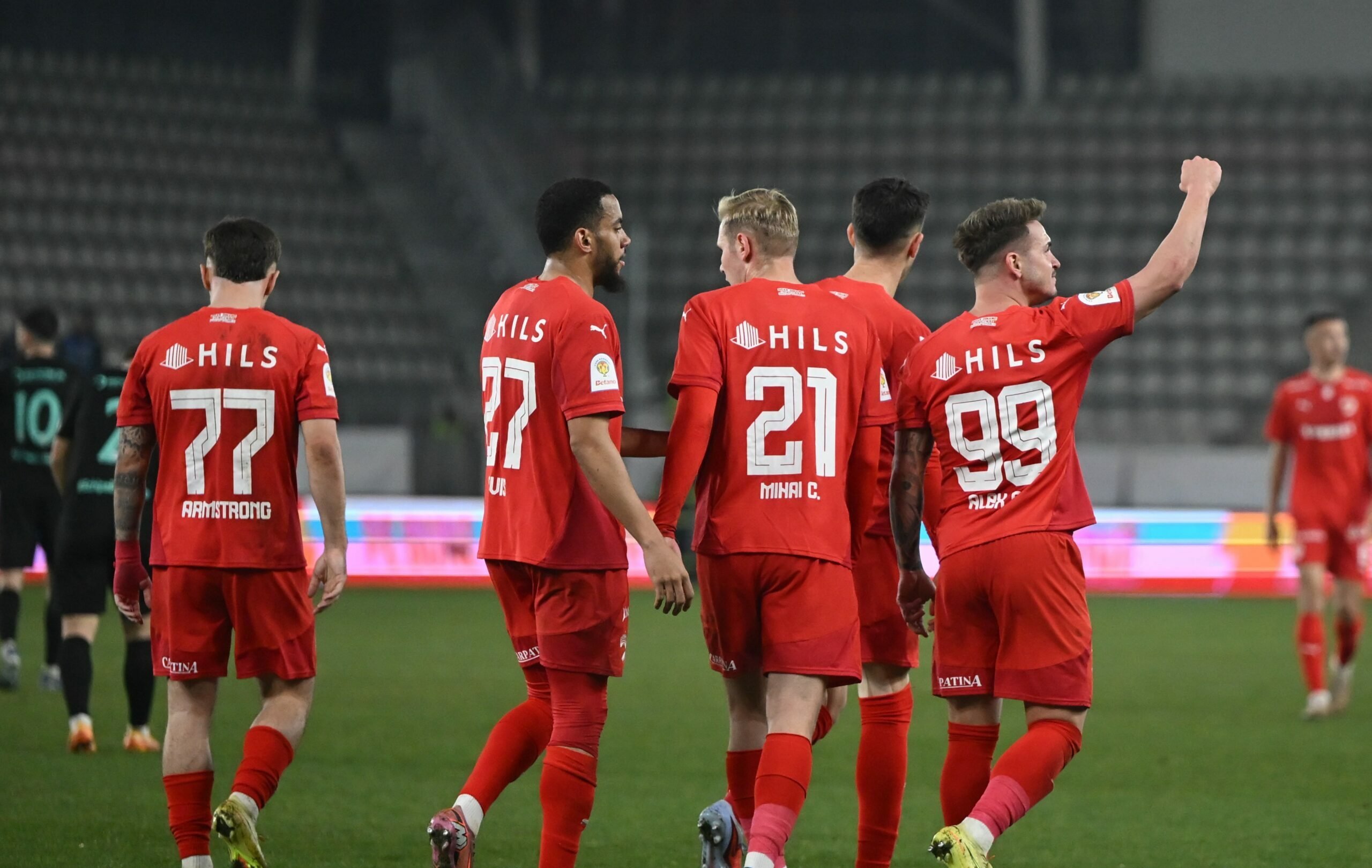 Dinamo, victorie chinuită în Cupă și reacții după plecarea fanilor Dinamo București a învins Metalul Buzău cu scorul de 1-0 în sferturile de finală ale Cupei României, un meci disputat pe arena „Arcul de Triumf” din Capitală