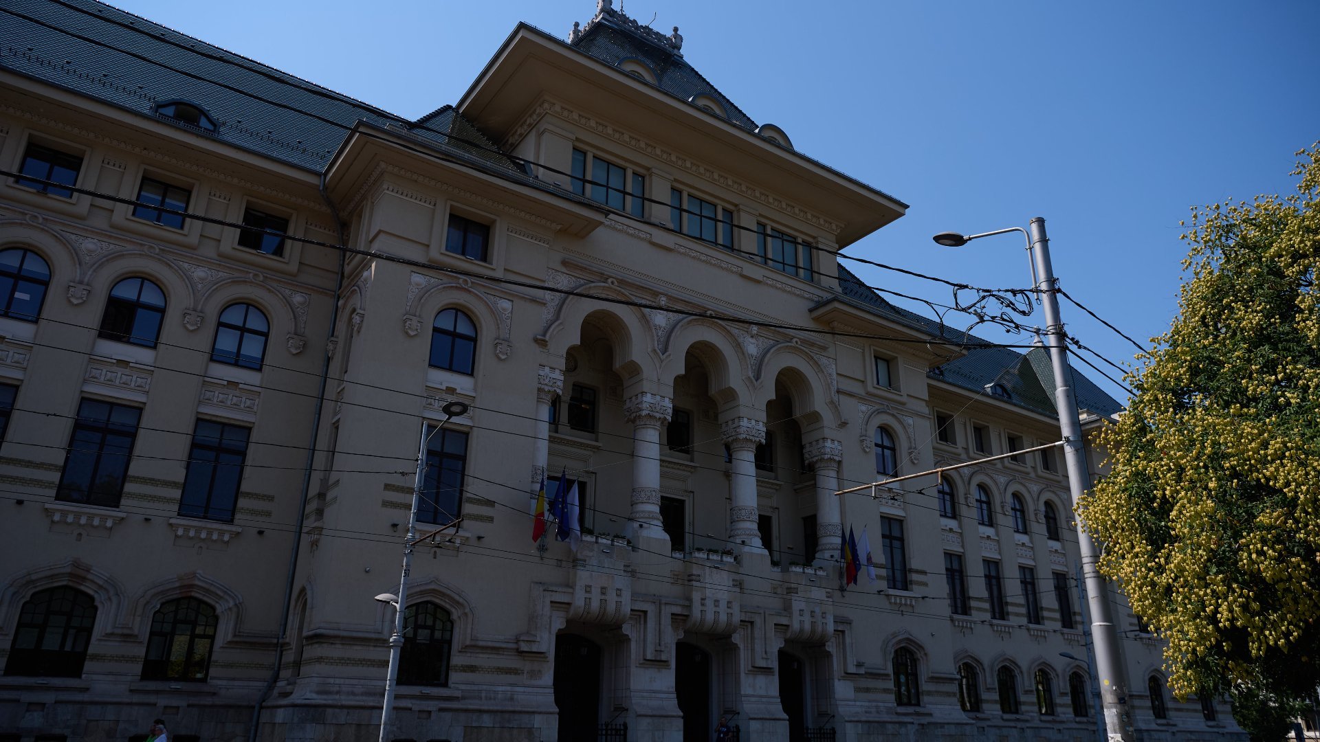 Ședința Consiliului General al Capitalei, din nou suspendată din lipsă de cvorum Pentru a doua oară în mai puțin de o săptămână, ședința Consiliului General al Municipiului București (CGMB) a fost anulată din cauza lipsei de cvorum