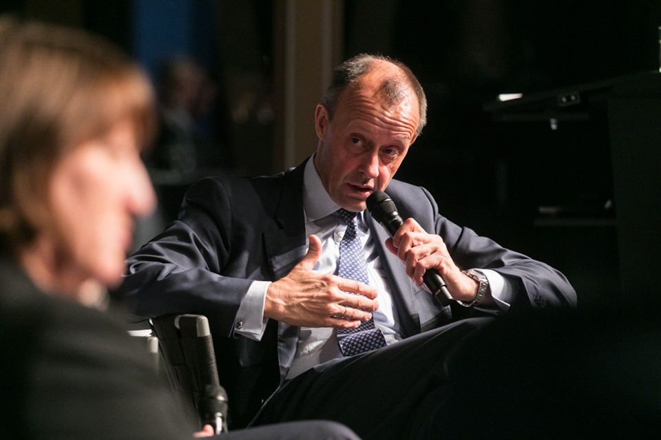 Merz critică relaxarea sancțiunilor impuse Rusiei, pe fondul creșterii prețurilor la petrol Cancelarul german Friedrich Merz a criticat dur decizia Statelor Unite de a relaxa temporar sancțiunile asupra petrolului rusesc