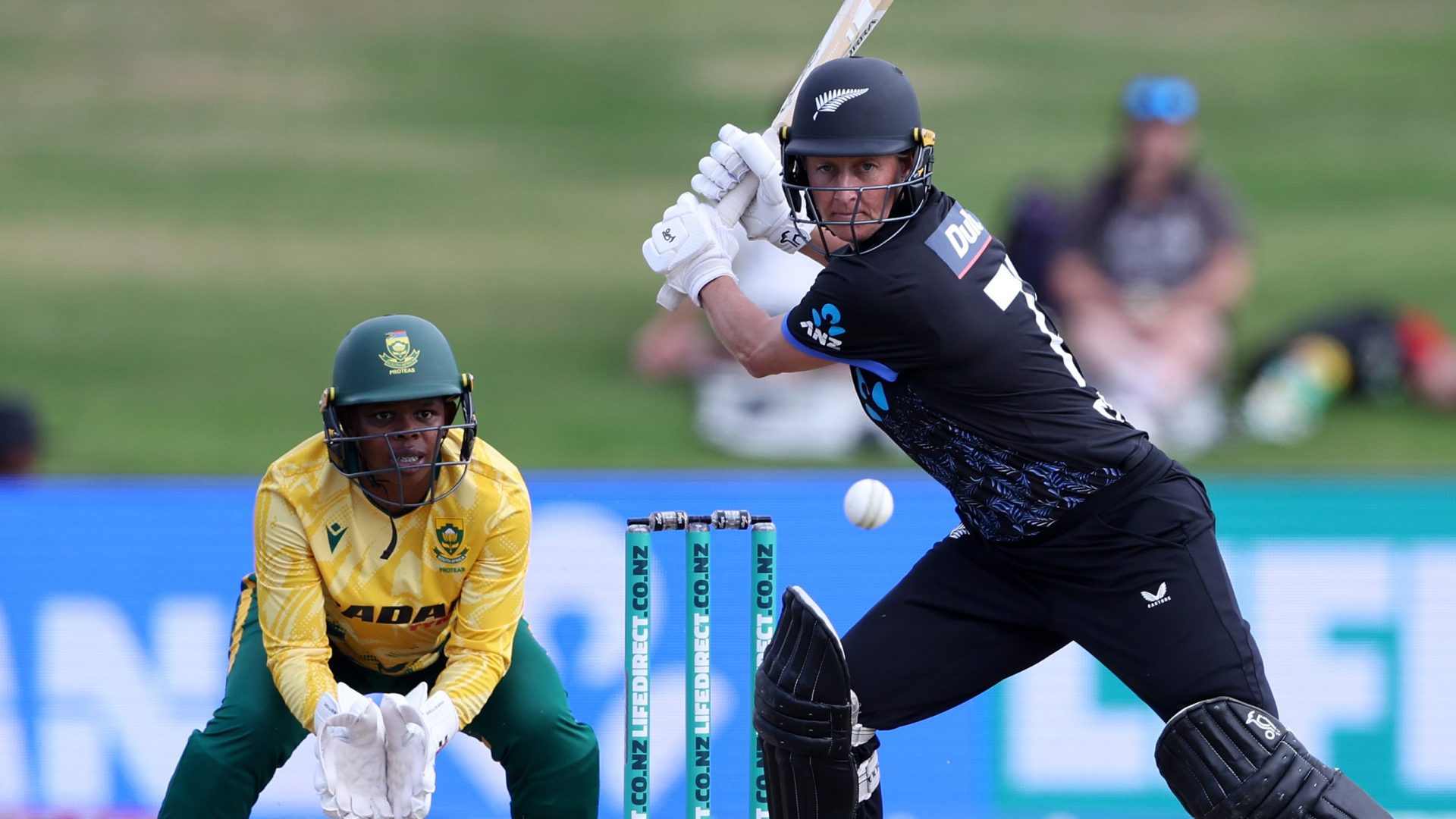 New Zealand învinge Africa de Sud într-un meci T20 dramatic Noua Zeelandă a învins Africa de Sud cu 80 de puncte într-un meci T20 dramatic, duminică