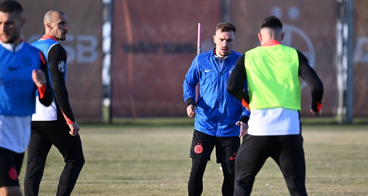 Vlad Chiricheș, dat afară de FCSB după un sezon dezastruos FCSB se pregătește pentru o serie de schimbări majore, după un sezon competițional sub așteptări