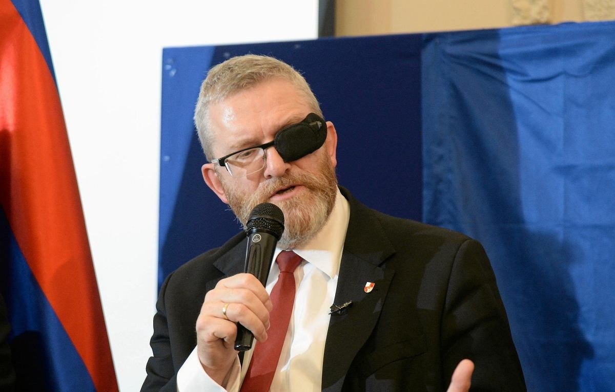 Parlamentul European a ridicat imunitatea deputatului polonez de extremă dreapta Grzegorz Braun, acesta urmând să fie judecat pentru negarea Holocaustului și alte acuzații