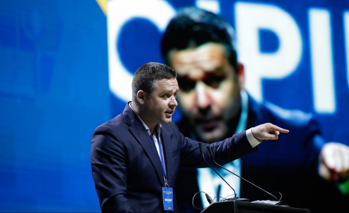 Ciucu: Bucureștiul se confruntă cu degradare, dar promite reparații și ordine Bucureștiul se confruntă cu probleme serioase de degradare urbană și dezordine, a declarat primarul Ciprian Ciucu, pe pagina sa de Facebook