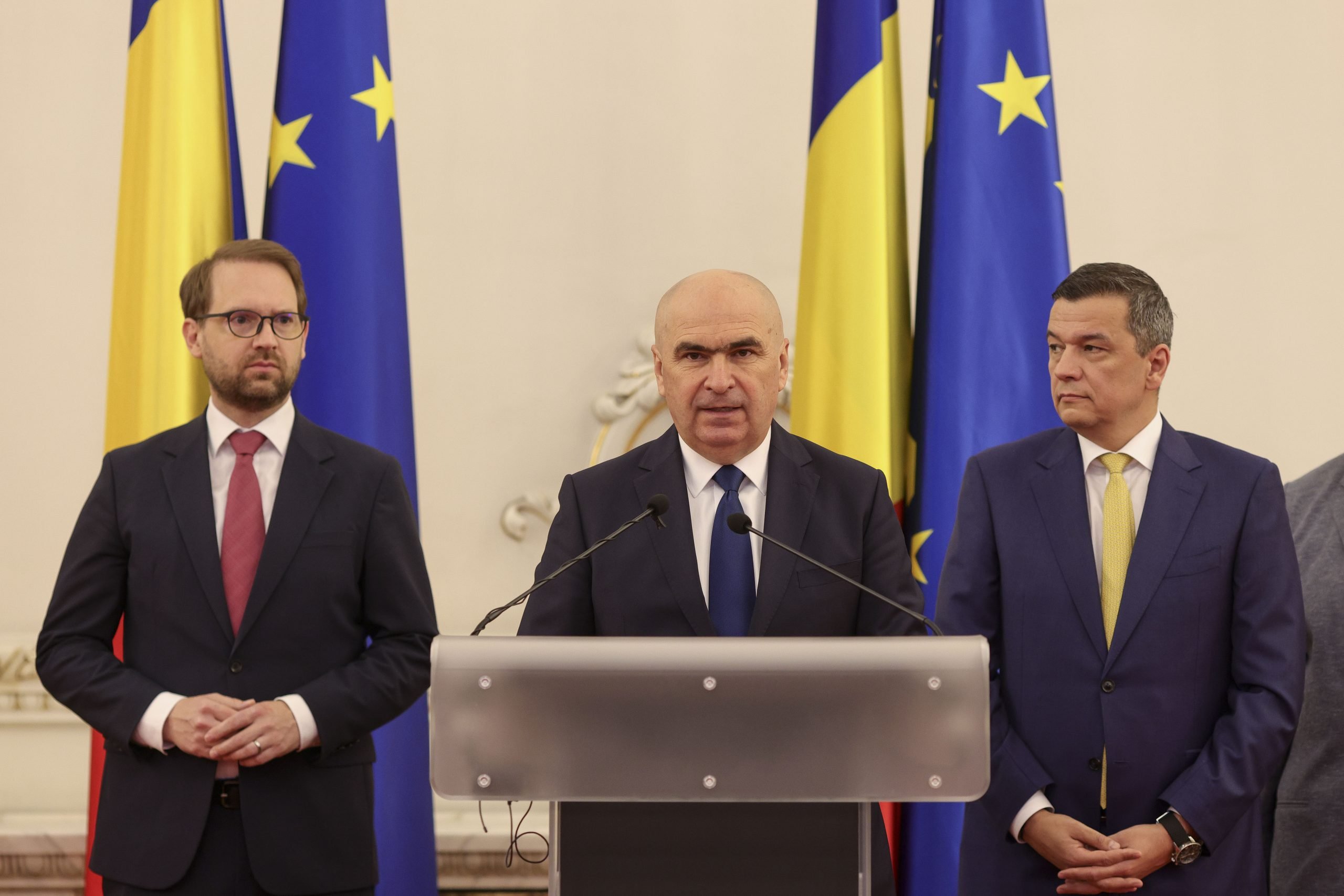 Coaliția de guvernare discută din nou bugetul pe 2026, PSD cere fonduri pentru un pachet de solidaritate București – Liderii partidelor din coaliția de guvernare s-au reunit luni la Palatul Victoria pentru a continua discuțiile privind bugetul de stat pentru anul 2026