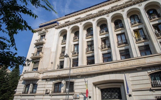 Curtea Supremă blochează comitetul pentru revizuirea legilor justiției Înalta Curte de Casație și Justiție a suspendat decizia de constituire a Comitetului pentru analiza și revizuirea legislației din domeniul justiției, organism înființat de premierul Ilie Bolojan