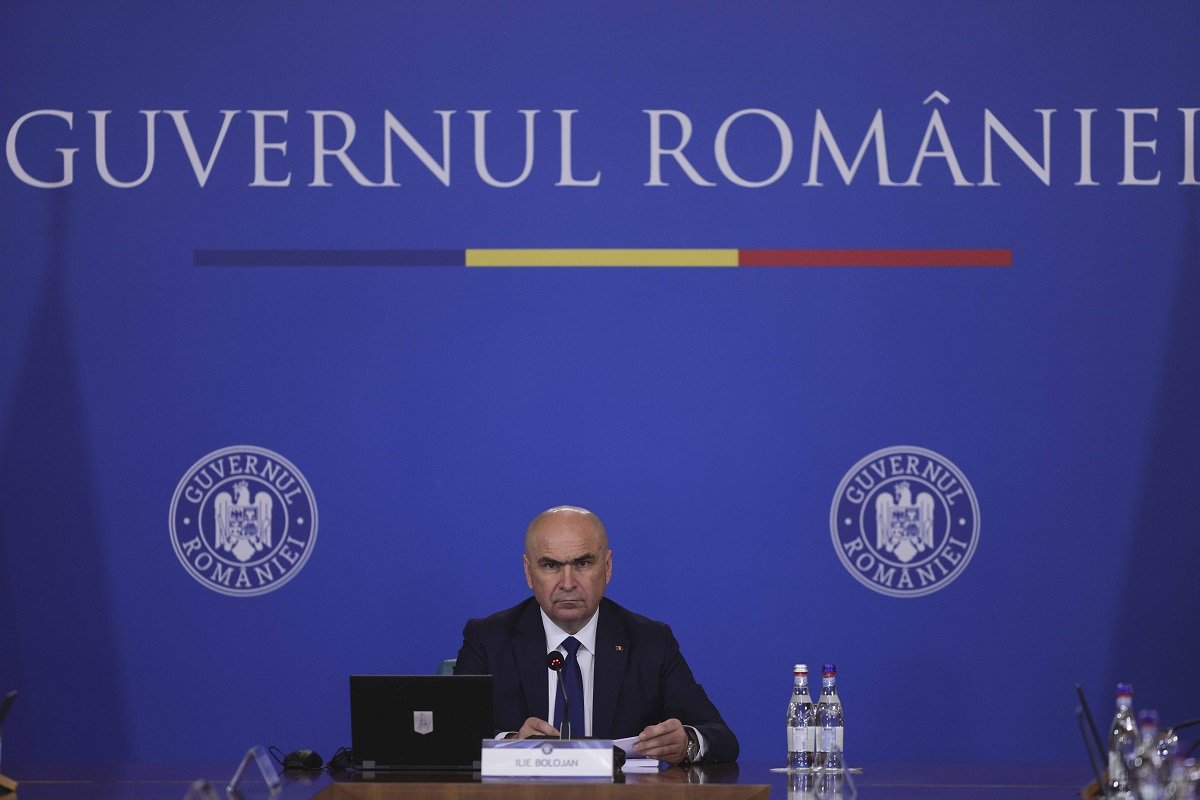 Criza din Orientul Mijlociu: Guvernul României mobilizează eforturi pentru repatrierea cetățenilor Premierul Ilie Bolojan a convocat luni, la Palatul Victoria, o ședință de urgență pentru a discuta despre situația cetățenilor români blocați în zona de conflict din Orientul Mijlociu