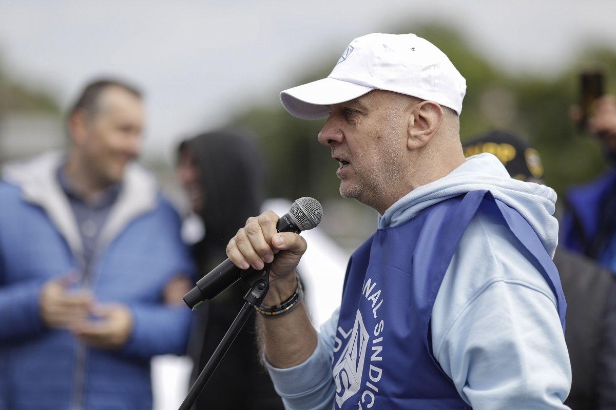 Blocul Național Sindical (BNS) critică proiectul de ordonanță de urgență privind criza energetică, acuzând că acesta nu protejează populația, ci favorizează specula pe piața energiei