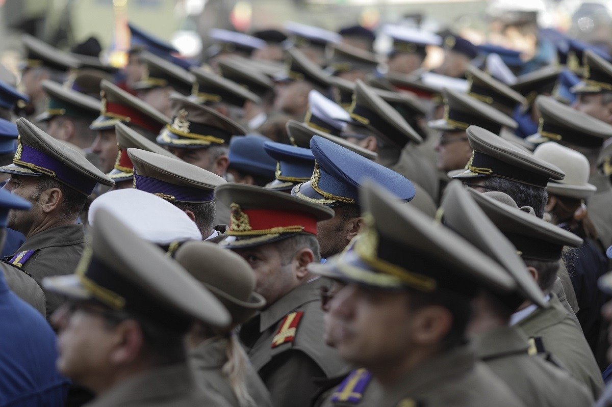 Bolojan anunță reforma pensiilor militare în două săptămâni, cu creșterea vârstei de pensionare Premierul Ilie Bolojan a declarat joi, într-un interviu, că legea pensiilor militare va fi gata în două săptămâni