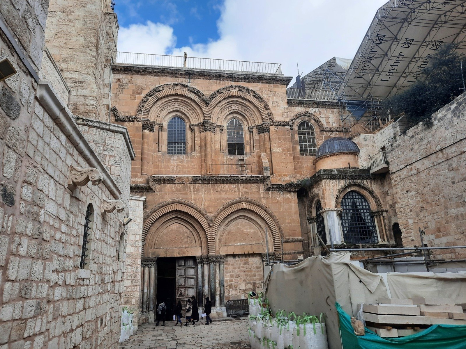 Restricții de securitate în Ierusalim: Patriarhul latin, împiedicat să celebreze slujba de Florii Poliția israeliană a interzis accesul Patriarhului latin al Ierusalimului, cardinalul Pierbattista Pizzaballa, în Biserica Sfântului Mormânt pentru a celebra liturghia de Duminica Floriilor catolice