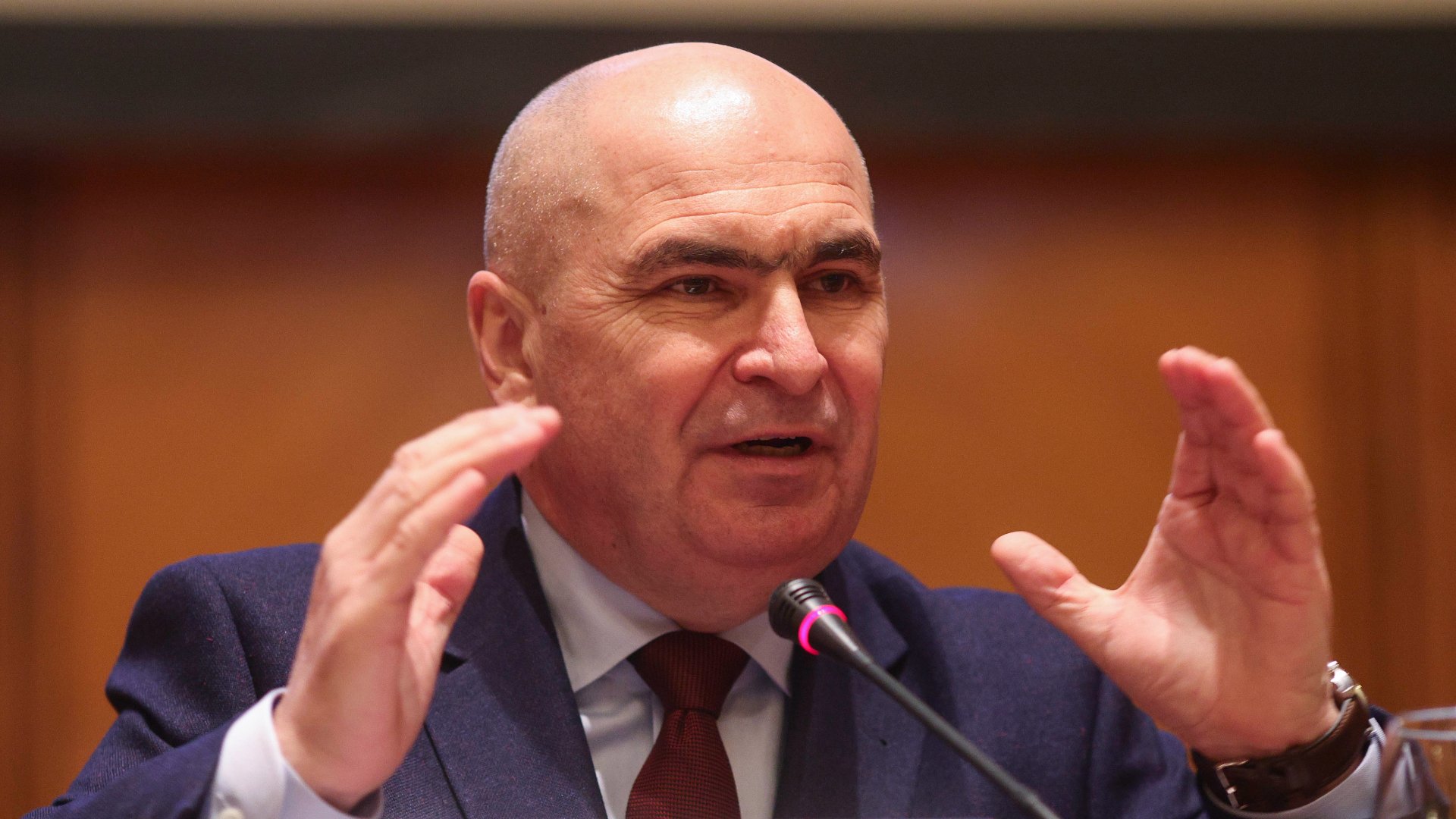 Prețul gazelor pentru populație rămâne plafonat până în aprilie 2027 Guvernul a adoptat o ordonanță de urgență prin care prețul gazelor naturale pentru consumatorii casnici va fi menținut la nivelul actual până în aprilie 2027
