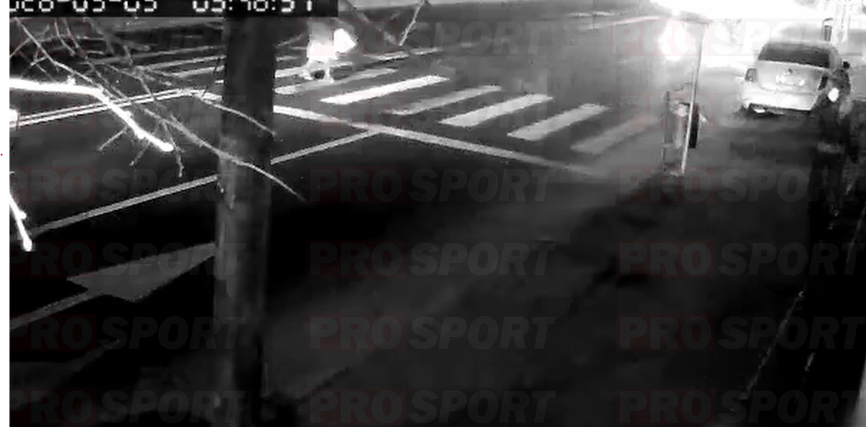 Imagini șocante de la accidentul provocat de Keita, fotbalistul Rapidului Un accident rutier grav, în care a fost implicat fotbalistul de la Rapid, Kader Keita, a avut loc marți dimineață, în jurul orei 5:50, pe o stradă din București