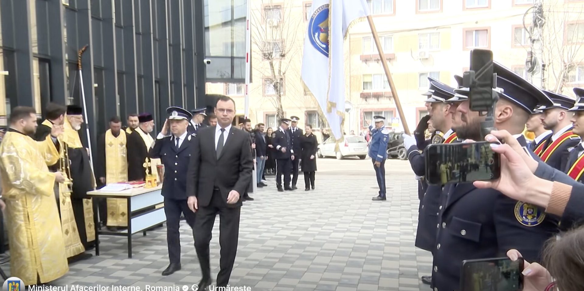 Pitești: Poliția se mută într-un sediu modern, construit cu fonduri europene Noul sediu al Poliției Municipiului Pitești a fost inaugurat vineri, marcând o investiție de aproape 39 de milioane de lei
