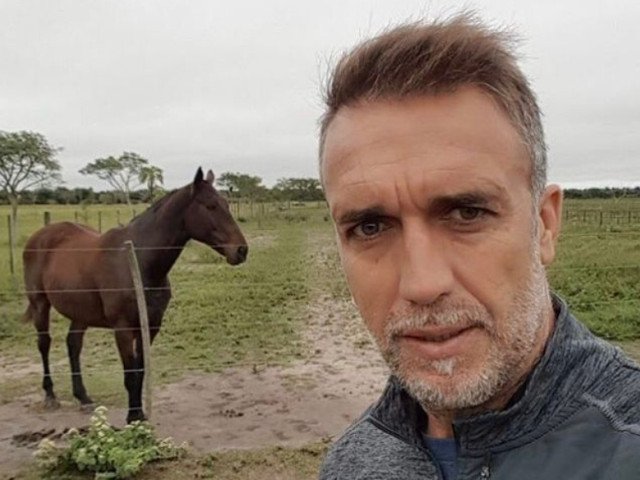Batistuta, de la „Batigol” la agricultură: fostul fotbalist argentinian a ales o carieră neașteptată Gabriel Batistuta, legendarul atacant al Argentinei, a renunțat la fotbalul de performanță în 2005