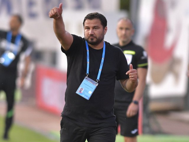 Croitoru revine la FC Botoșani: Antrenorul, așteptat pe banca tehnică Marius Croitoru, fostul jucător și antrenor, este aproape de o revenire la FC Botoșani, conform informațiilor apărute în spațiul public