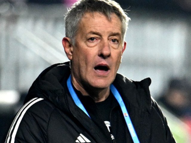 Duel de foc: România în play-off-ul pentru Mondialul din 2026 Echipa națională de fotbal a României se pregătește pentru un meci crucial în semifinalele play-off-ului pentru Cupa Mondială din 2026