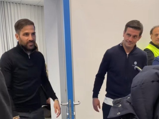 Duel tactic, scor alb și un schimb de replici între Chivu și Fabregas Meciul amical dintre Como și Inter Milano, încheiat cu un rezultat de 0-0, a fost mai puțin spectaculos din punct de vedere al golurilor, dar a oferit un moment inedit la final